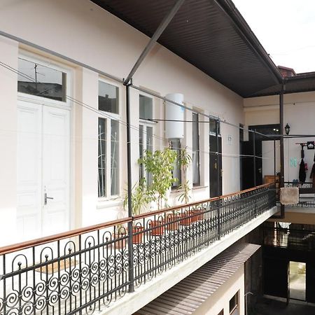 Apartment On Prospekt Mira 71 Сухуми Екстериор снимка
