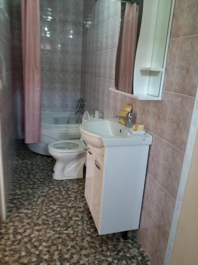 Apartment On Prospekt Mira 71 Сухуми Екстериор снимка