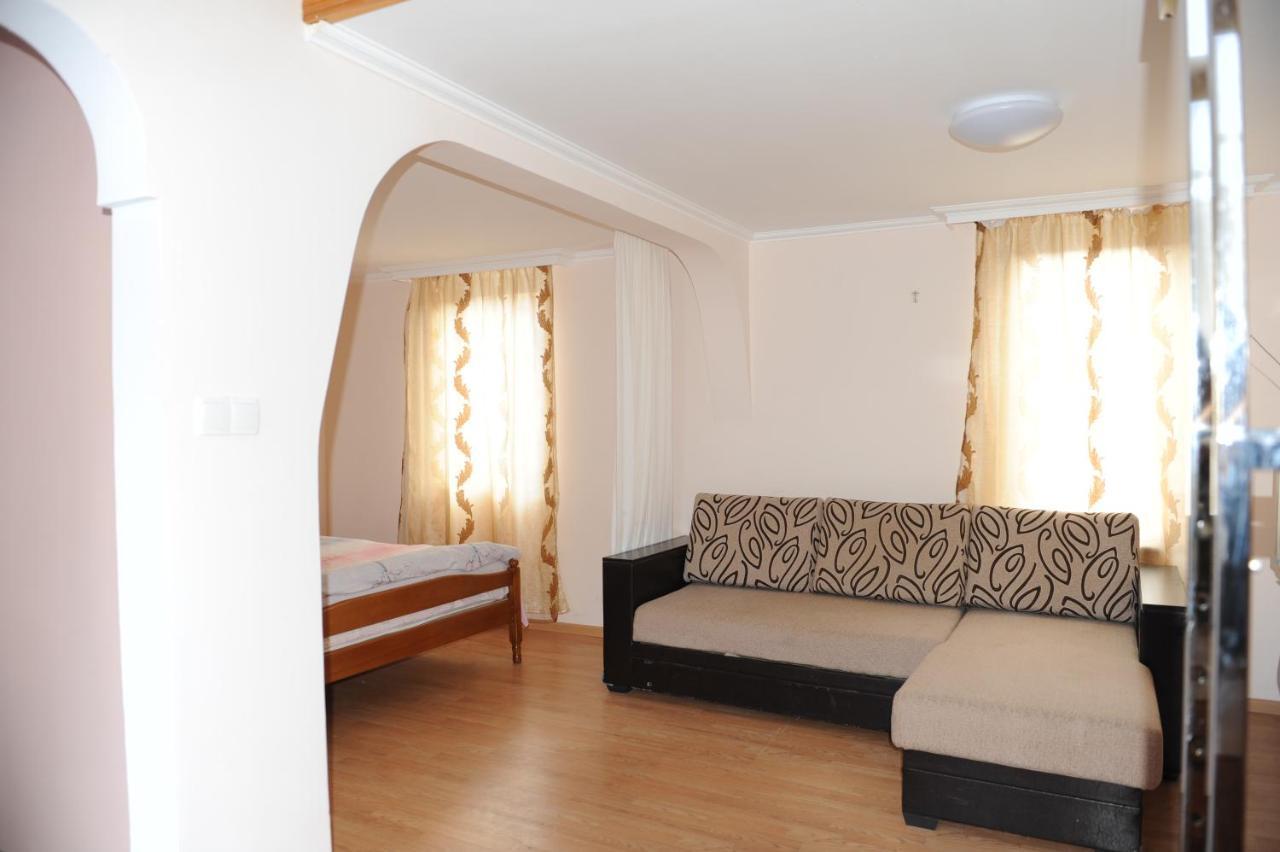 Apartment On Prospekt Mira 71 Сухуми Екстериор снимка