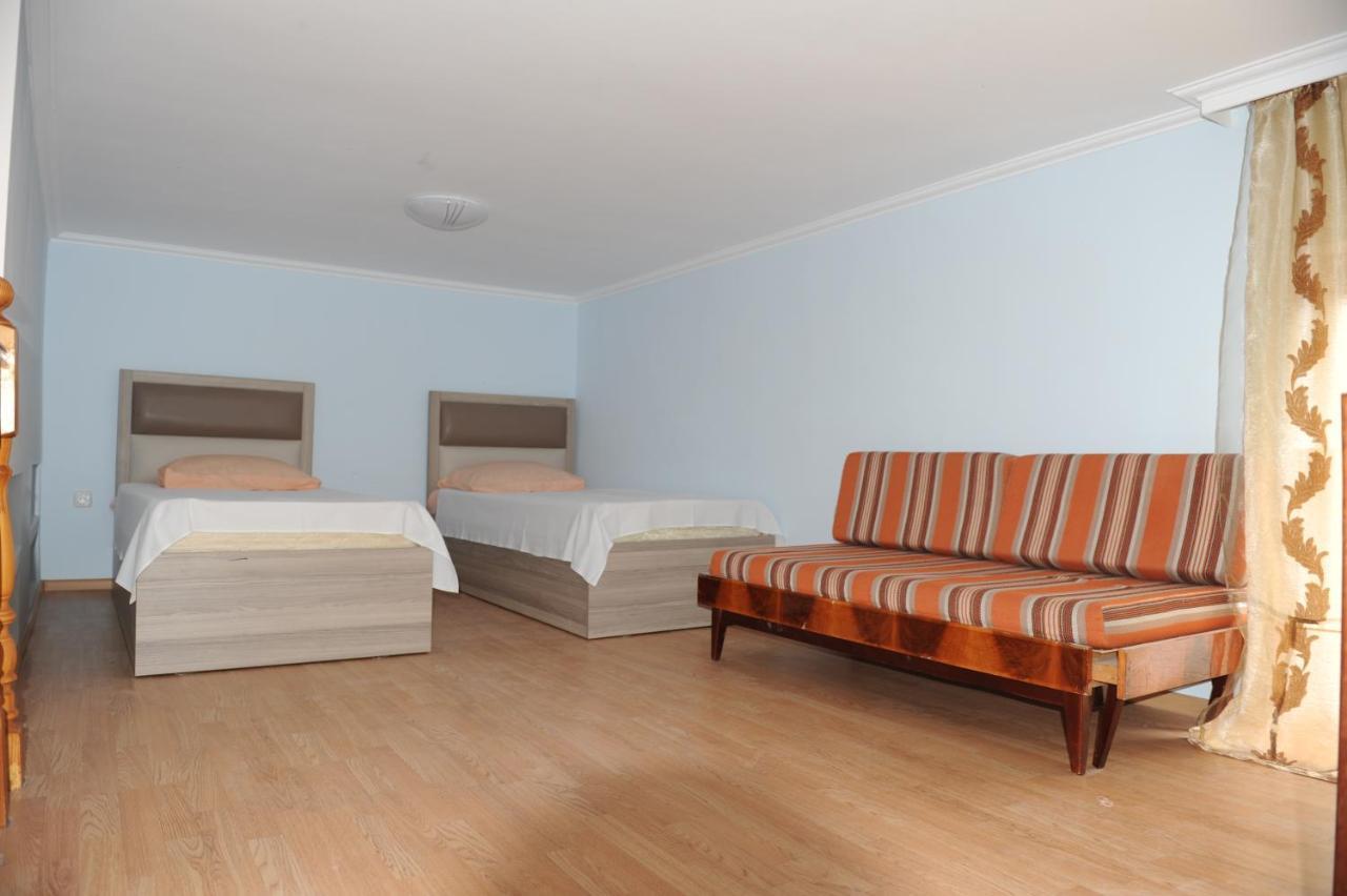 Apartment On Prospekt Mira 71 Сухуми Екстериор снимка