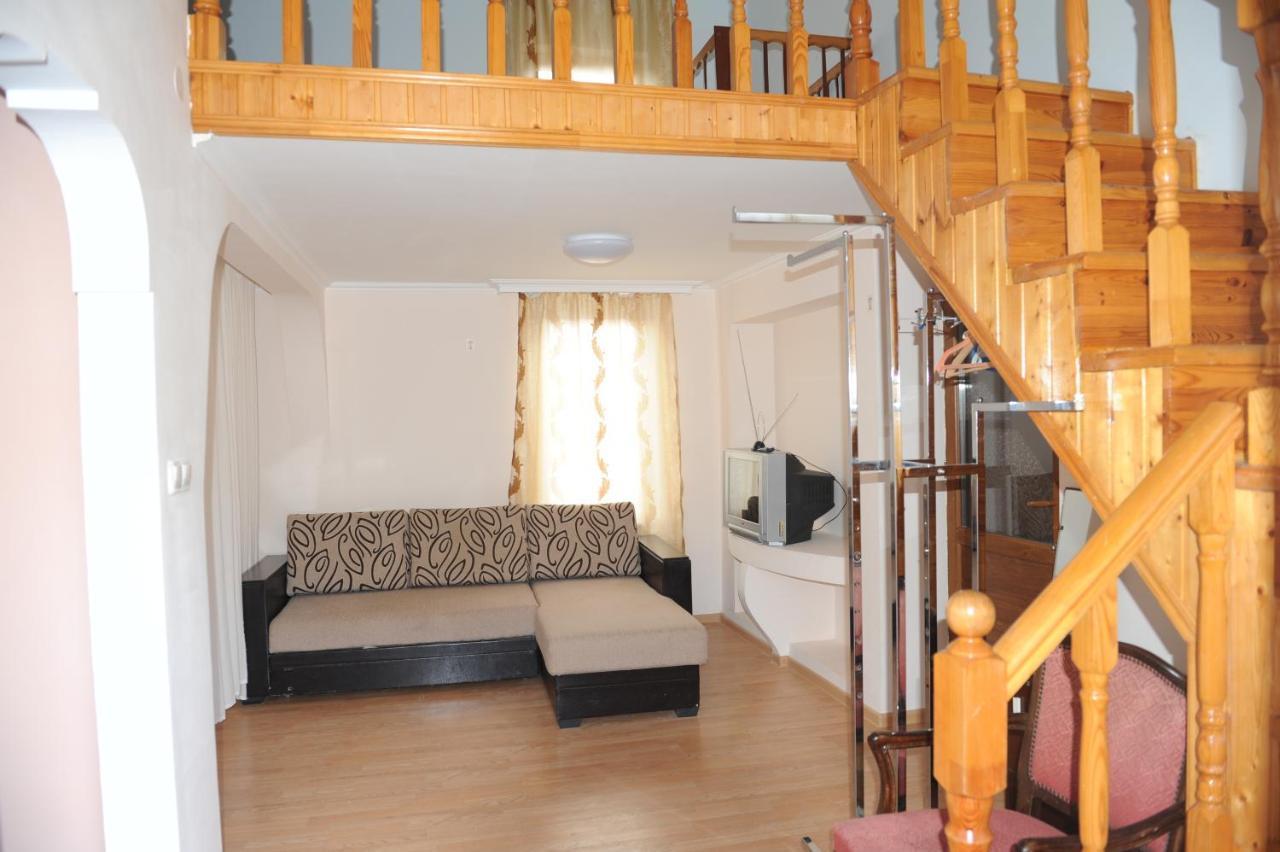 Apartment On Prospekt Mira 71 Сухуми Екстериор снимка