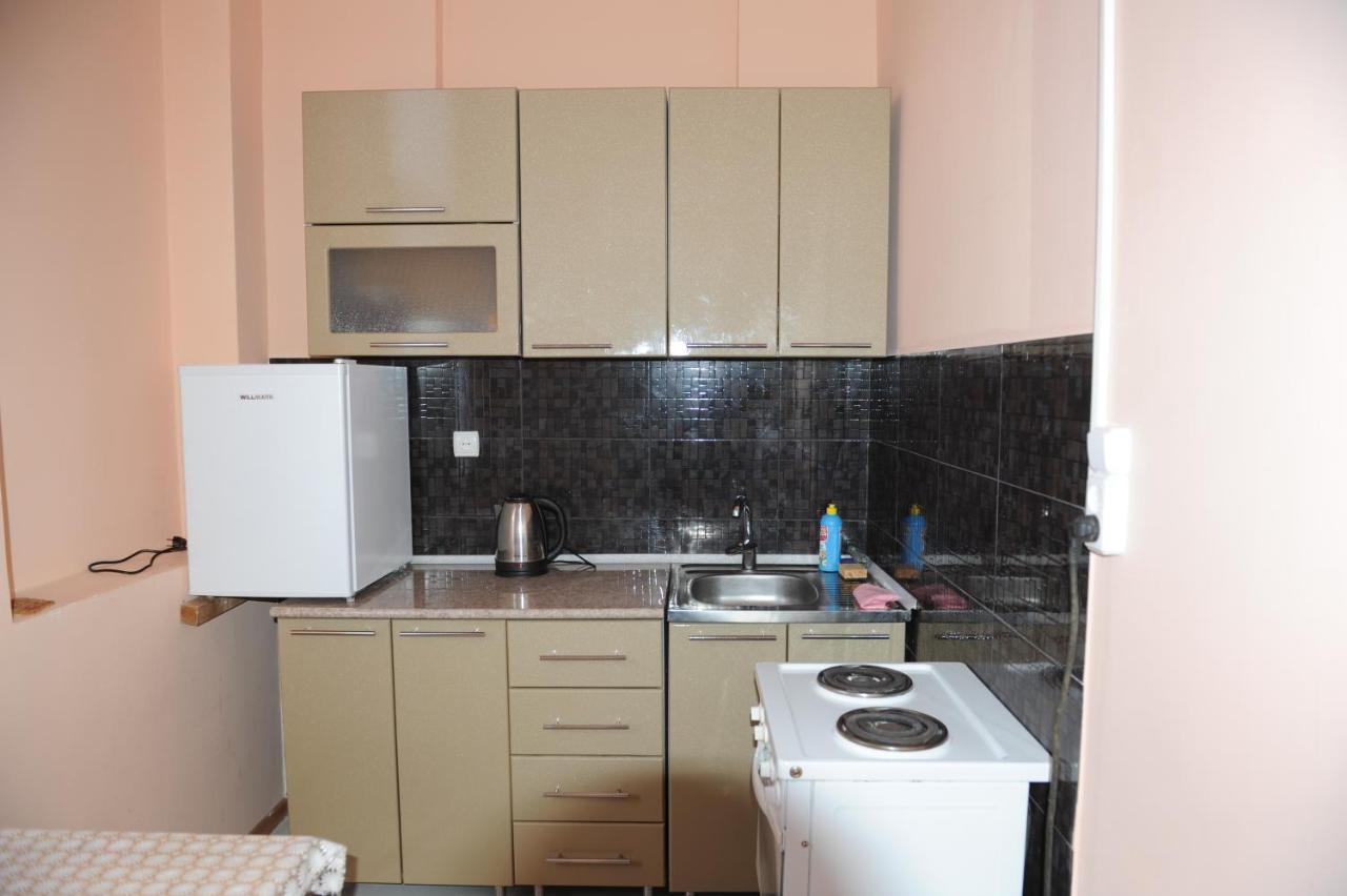 Apartment On Prospekt Mira 71 Сухуми Екстериор снимка